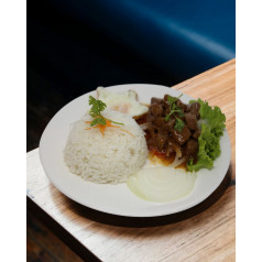 បាយឡុកឡាក់សាច់គោ