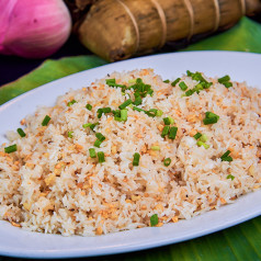 Garlic Fried Rice (S $5.5 | L $7)