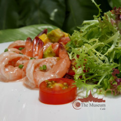 Mango vocado Salad with shrimp