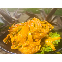 Fried big crab with curry 