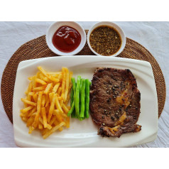 A-13 GRILLED BEEF STEAK WITH PEPPER SAUCE OR MUSHROOM SAUCE